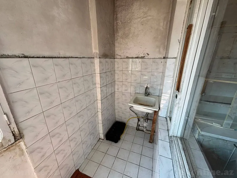 2 otaqlı köhnə tikili mənzil satılır — 8-ci mikrorayon, Bakı - şəkil 15