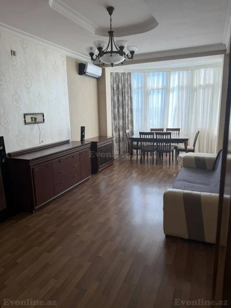 3 otaqlı Mənzil 85 m² İnşaatçılar m. Kirayə verilir