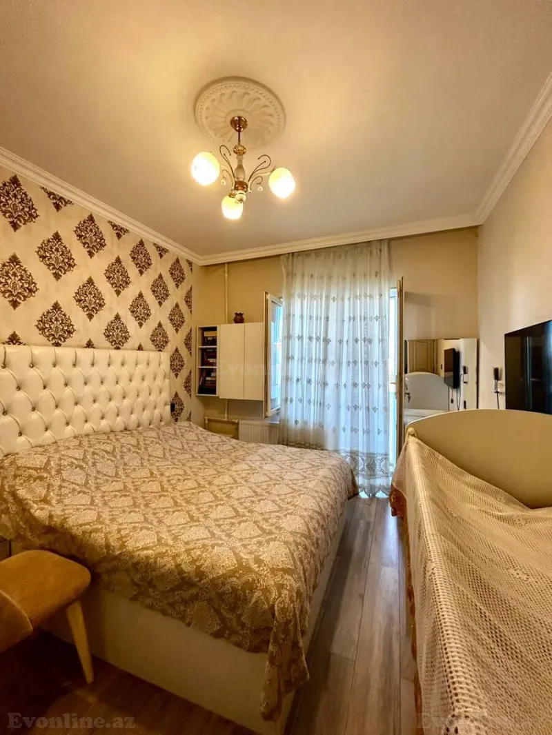 3 otaqlı köhnə tikili mənzil satılır — Yeni Yasamal, Bakı - şəkil 6