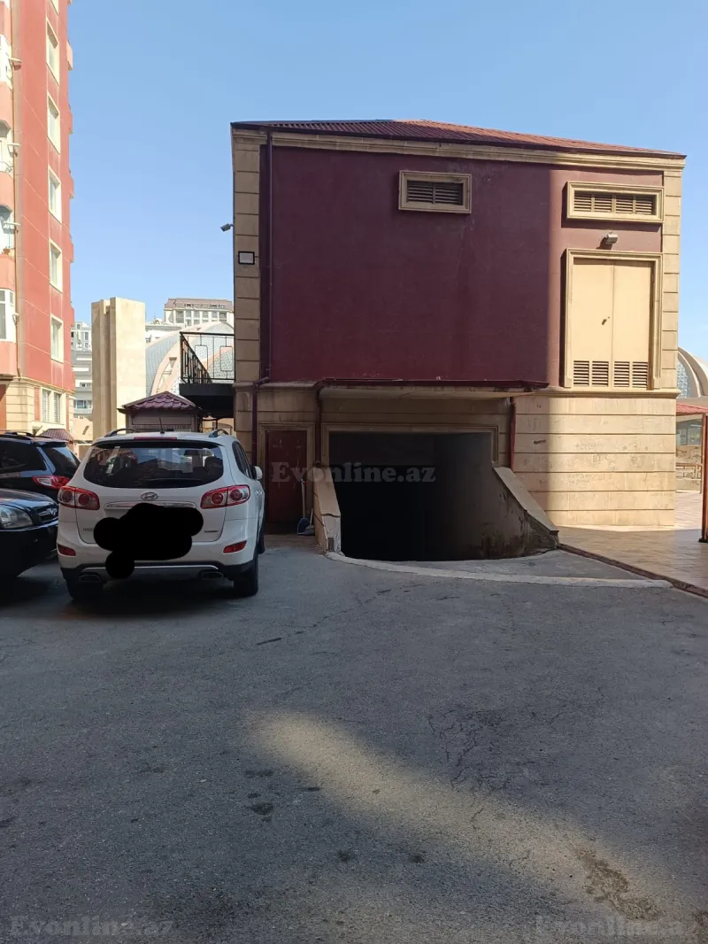 Qaraj satılır — 28 May m., Bakı - şəkil 2