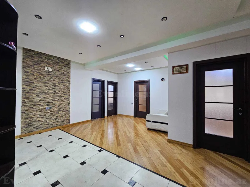 4 otaqlı Mənzil 165 m² Nəriman Nərimanov m. Satılır