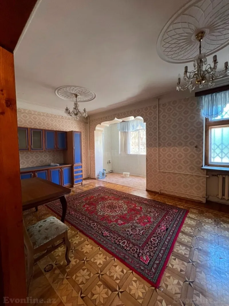 4 otaqlı köhnə tikili mənzil kirayə verilir — Yasamal r., Bakı - şəkil 3