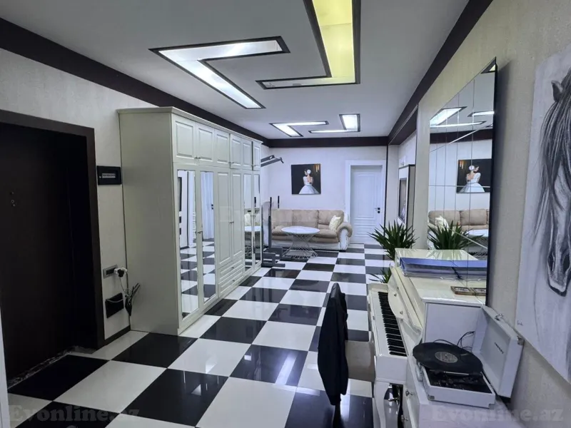 4 otaqlı Mənzil 170 m² 5-ci mikrorayon Satılır