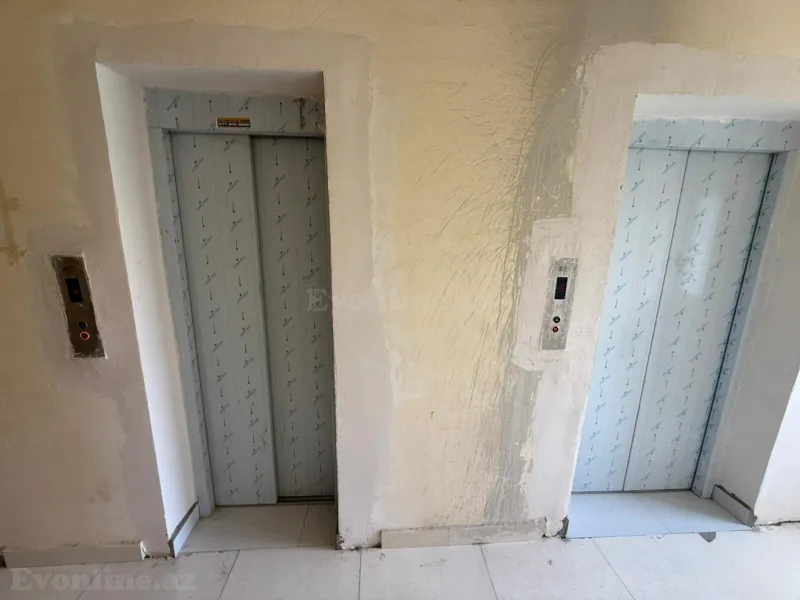 2 otaqlı yeni tikili mənzil satılır — Yeni Yasamal, Bakı - şəkil 4