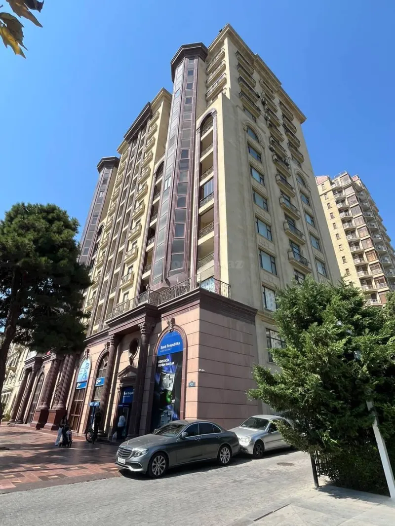3 otaqlı Mənzil 145 m² 28 May m. Satılır