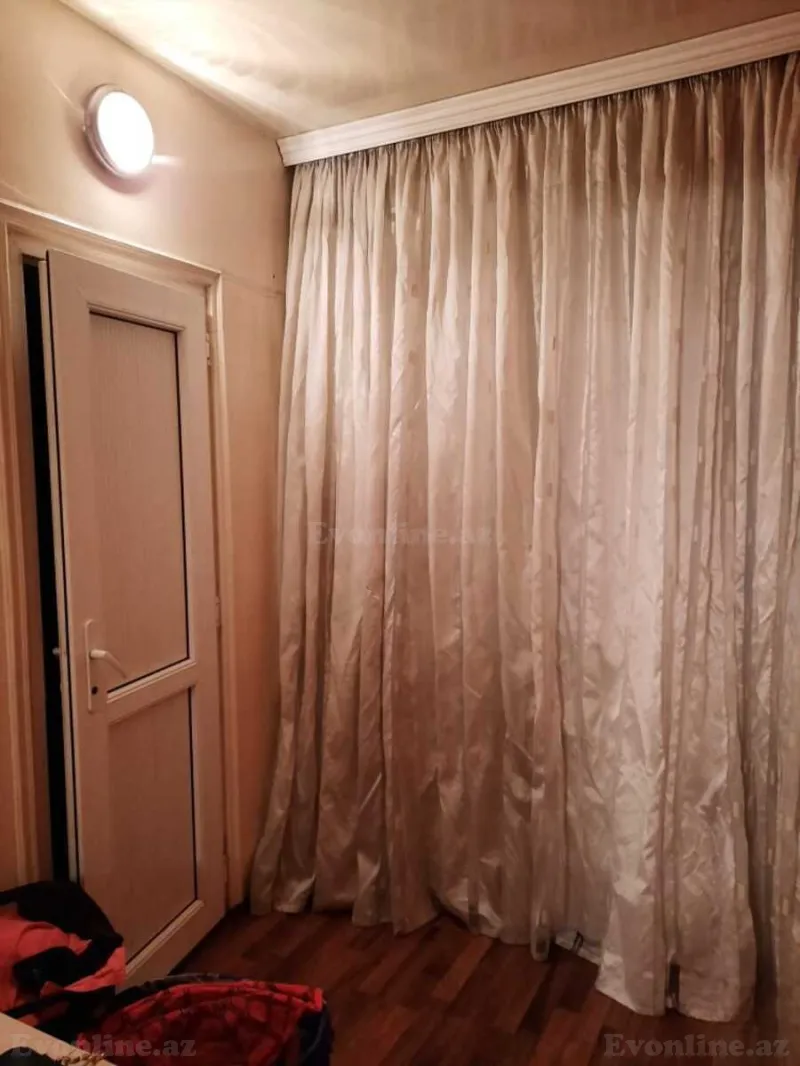 2 otaqlı köhnə tikili mənzil satılır — Elmlər Akademiyası m., Bakı - şəkil 3