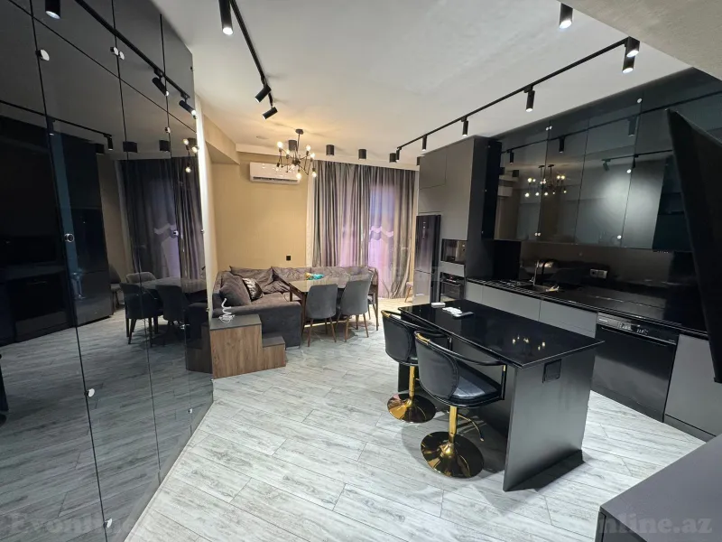 3 otaqlı Mənzil 100 m² Xətai r. Kirayə verilir