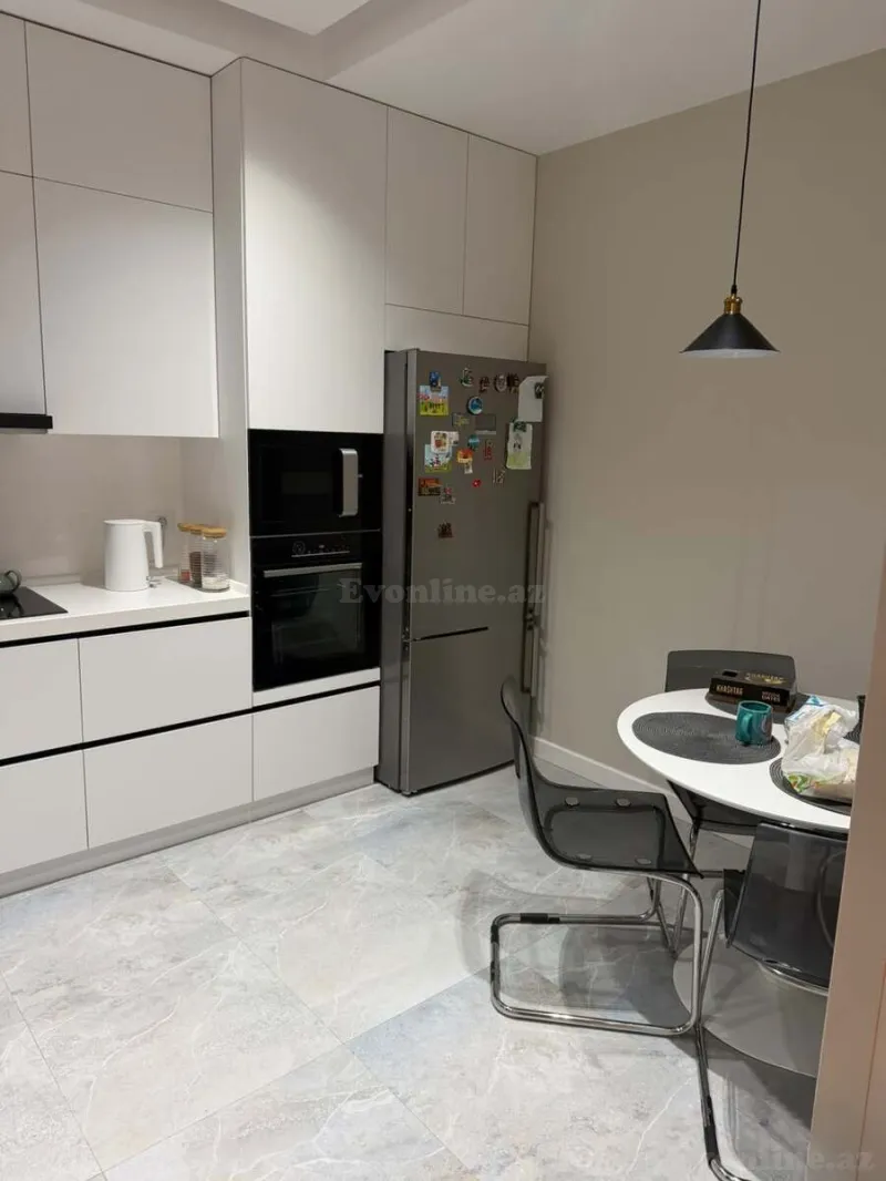 2 otaqlı Mənzil 75 m² 28 May m. Kirayə verilir