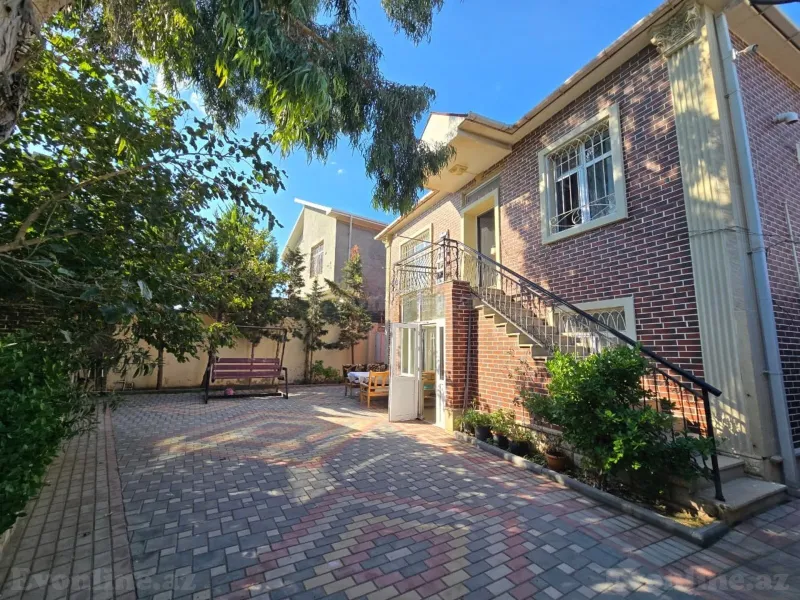 7 otaqlı Həyət evi 228 m² Şimal DRES Satılır