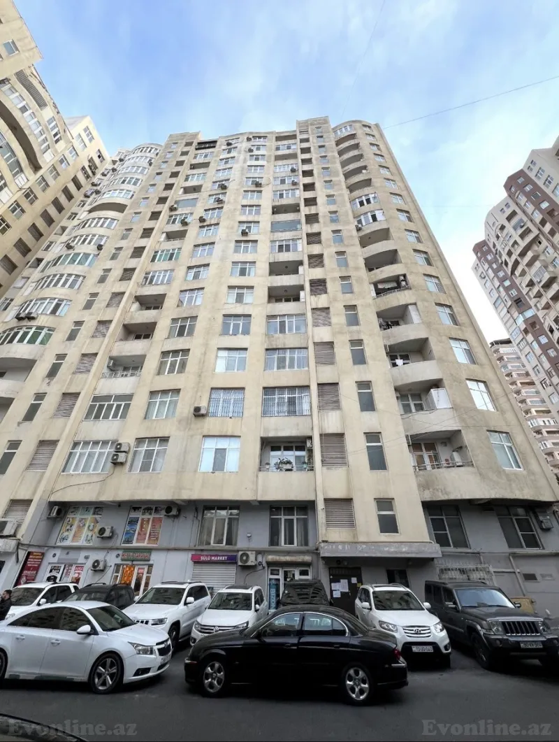 4 otaqlı Mənzil 154 m² Elmlər Akademiyası m. Satılır