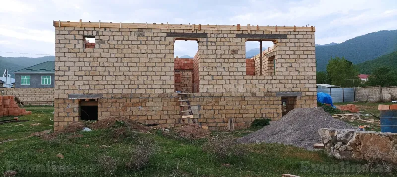 5 otaqlı həyət evi satılır — Oğuz - şəkil 4