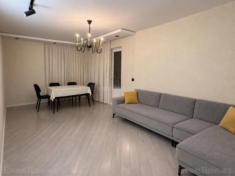 4 otaqlı Mənzil 90 m² 1-ci mikrorayon Satılır