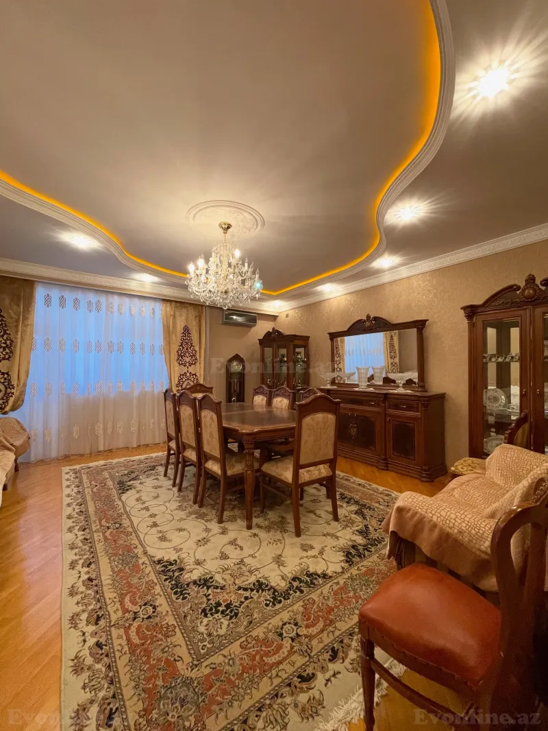 4 otaqlı Mənzil 146 m² 8-ci mikrorayon Satılır
