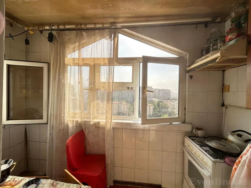 3 otaqlı köhnə tikili mənzil satılır — Qara Qarayev m., Bakı - şəkil 11