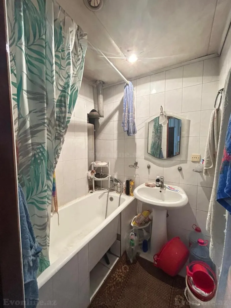 3 otaqlı köhnə tikili mənzil satılır — Qara Qarayev m., Bakı - şəkil 12