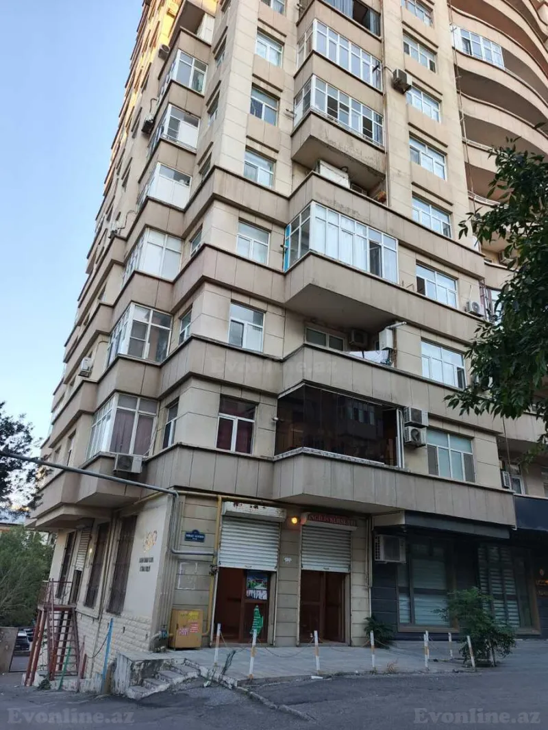 Obyekt satılır — Elmlər Akademiyası m., Bakı