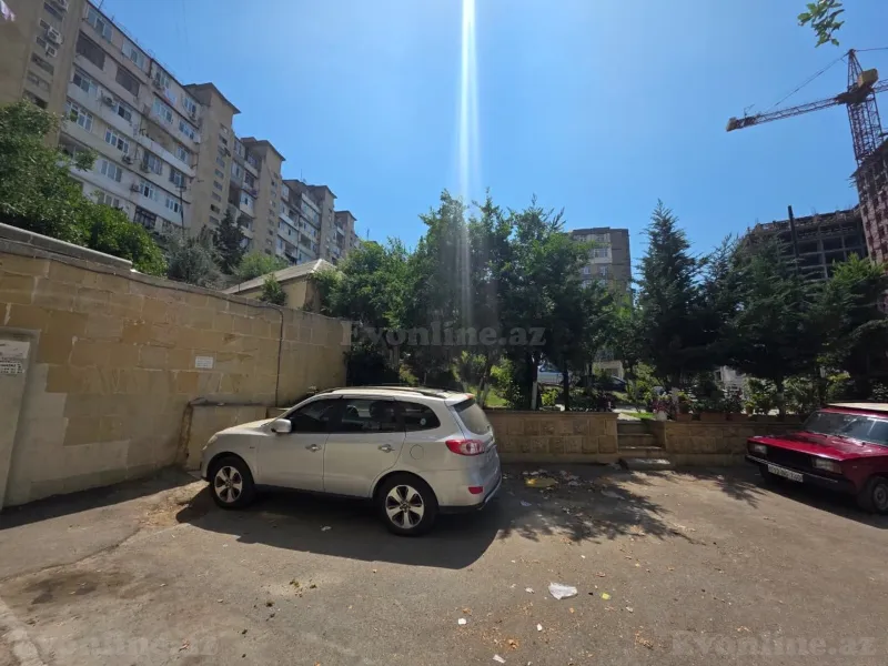 2 otaqlı köhnə tikili mənzil satılır — Həzi Aslanov, Bakı - şəkil 19