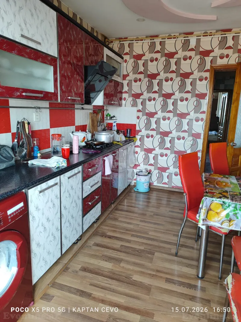 3 otaqlı köhnə tikili mənzil satılır — Bakıxanov, Bakı - şəkil 4