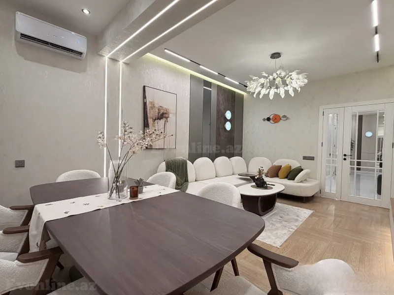 3 otaqlı Mənzil 117 m² 8 Noyabr m. Satılır