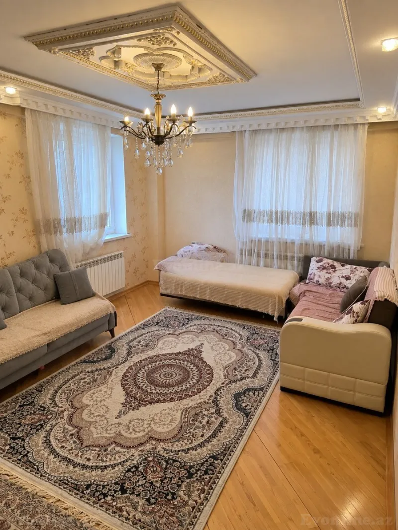 3 otaqlı Mənzil 130 m² İnşaatçılar m. Satılır