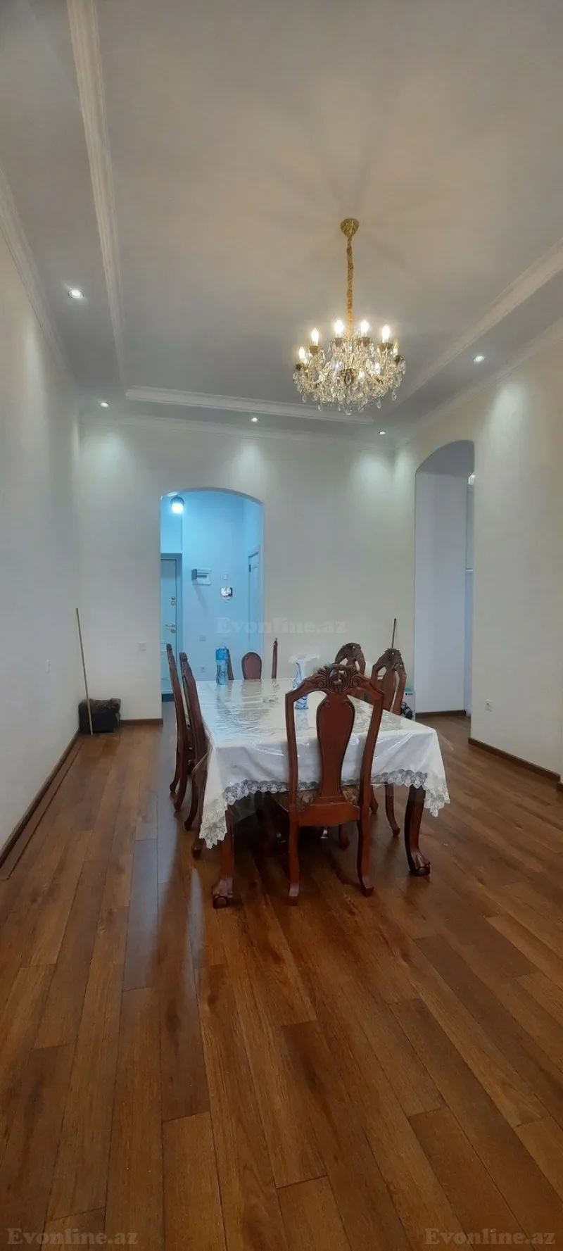 3 otaqlı köhnə tikili mənzil kirayə verilir — Nizami m., Bakı