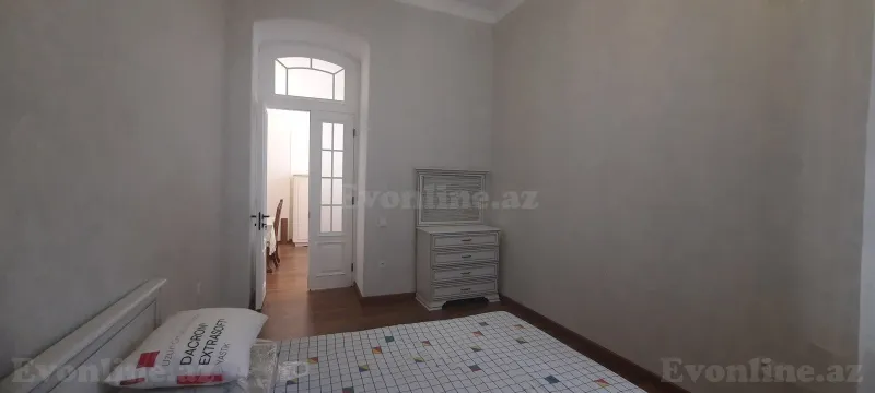3 otaqlı köhnə tikili mənzil kirayə verilir — Nizami m., Bakı - şəkil 16