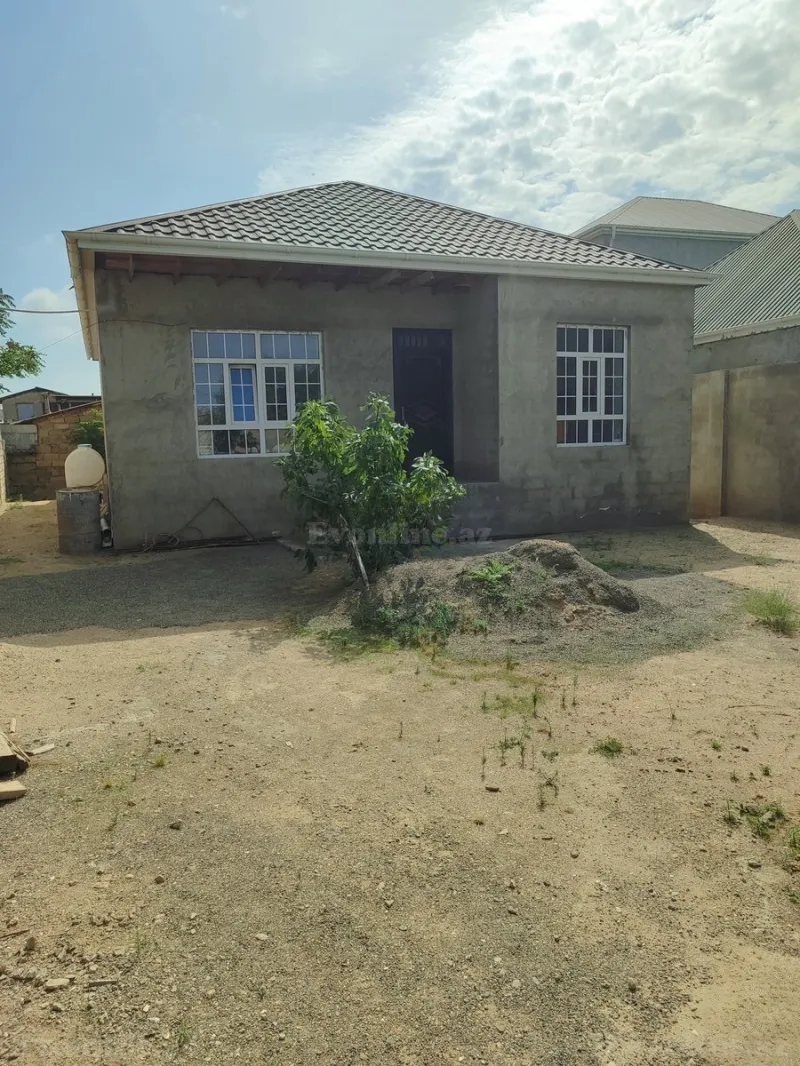 4 otaqlı Həyət evi 110 m² Əmircan Satılır