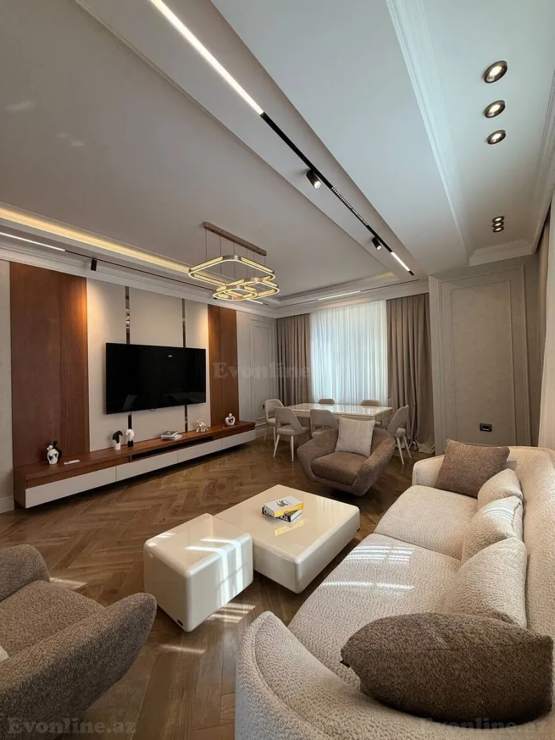 4 otaqlı Mənzil 165 m² Elmlər Akademiyası m. Satılır