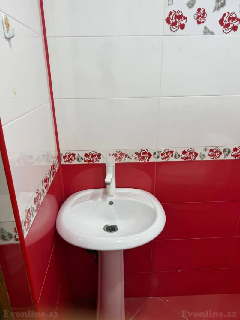 2 otaqlı yeni tikili mənzil kirayə verilir — Yeni Yasamal, Bakı - şəkil 13
