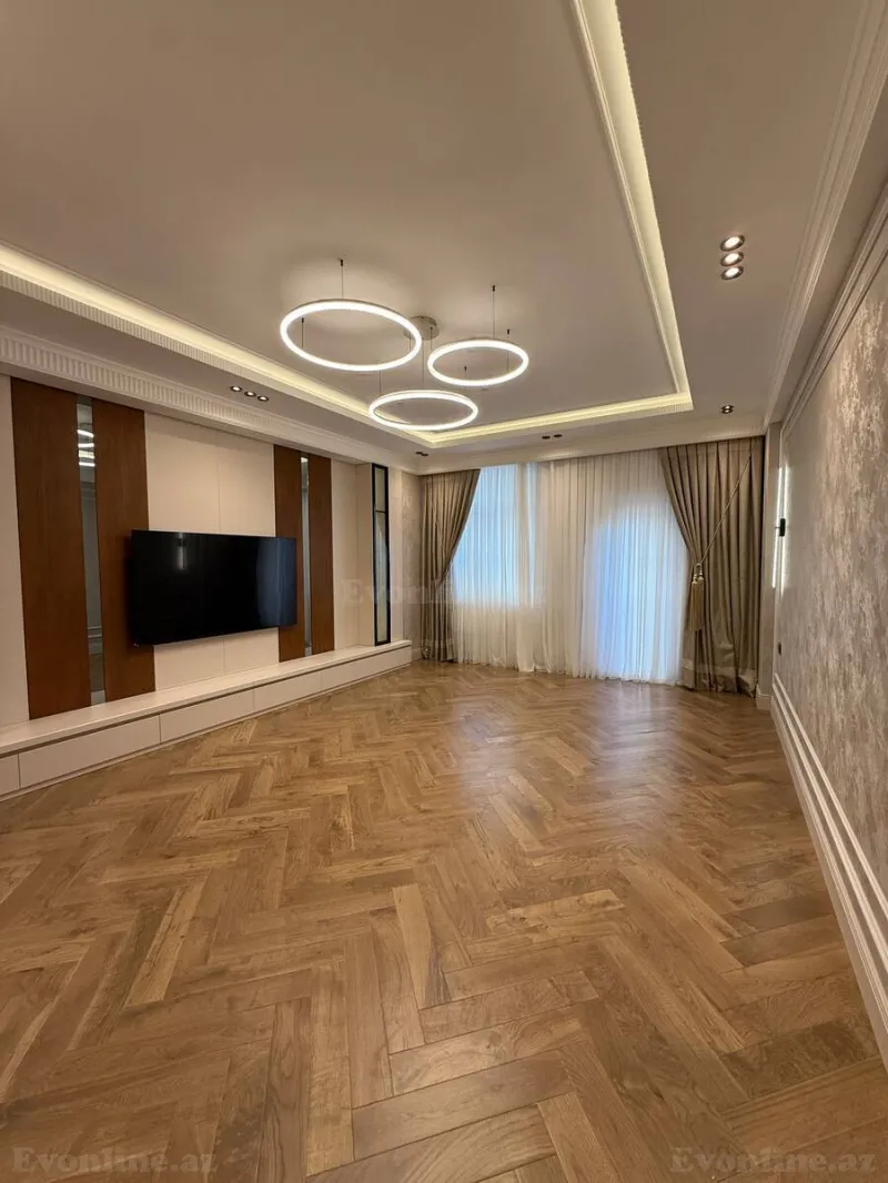 4 otaqlı Mənzil 185 m² Elmlər Akademiyası m. Satılır