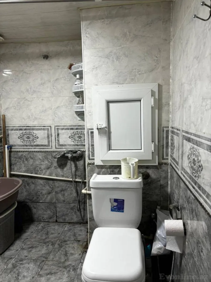 2 otaqlı köhnə tikili mənzil kirayə verilir — 8-ci mikrorayon, Bakı - şəkil 12
