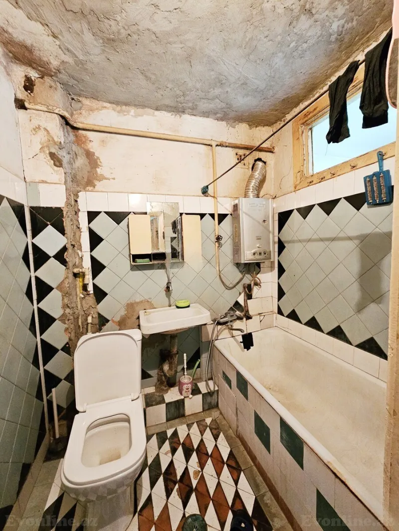 3 otaqlı köhnə tikili mənzil satılır — Qara Qarayev m., Bakı - şəkil 9