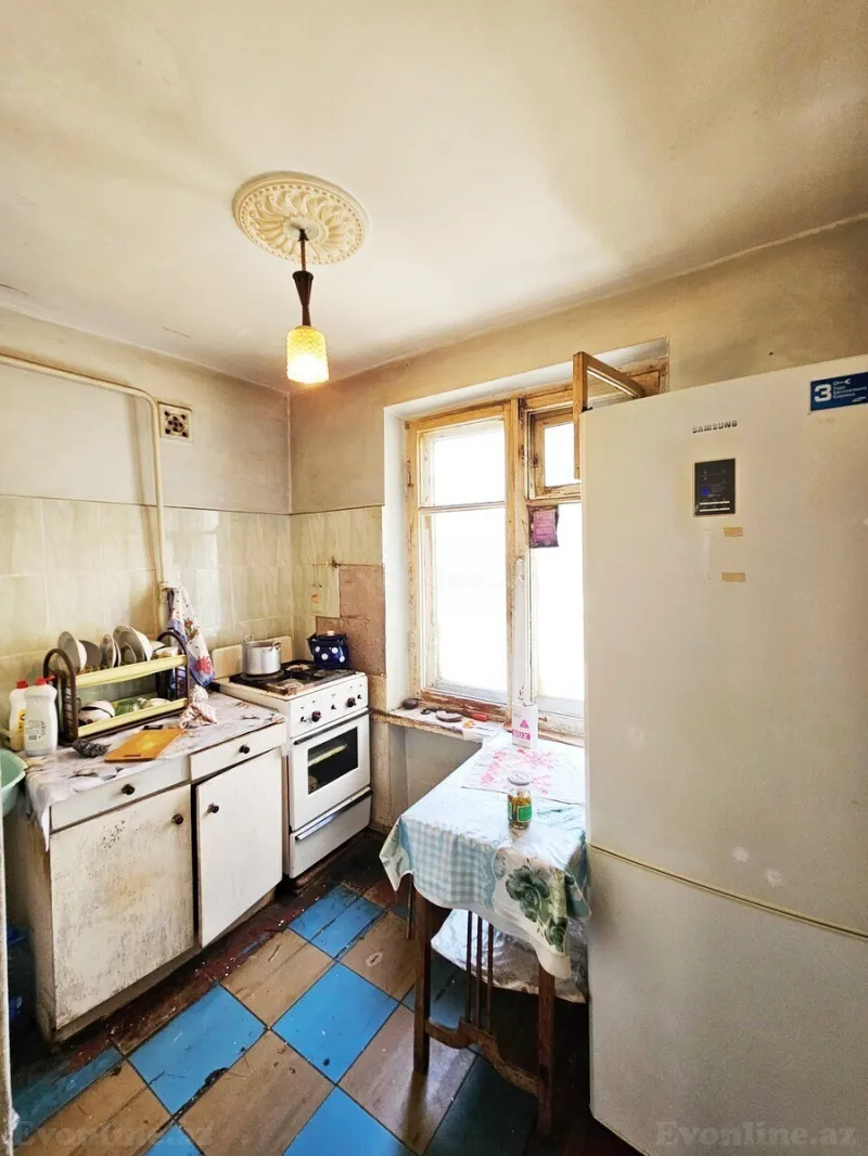 3 otaqlı köhnə tikili mənzil satılır — Qara Qarayev m., Bakı - şəkil 10