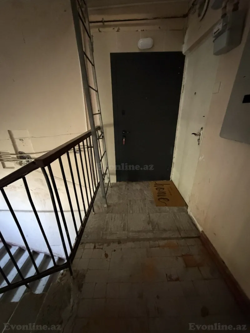 2 otaqlı köhnə tikili mənzil satılır — 8-ci mikrorayon, Bakı - şəkil 3