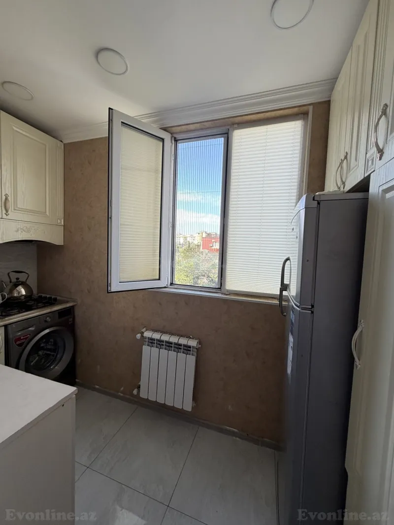 2 otaqlı köhnə tikili mənzil satılır — 8-ci mikrorayon, Bakı - şəkil 5