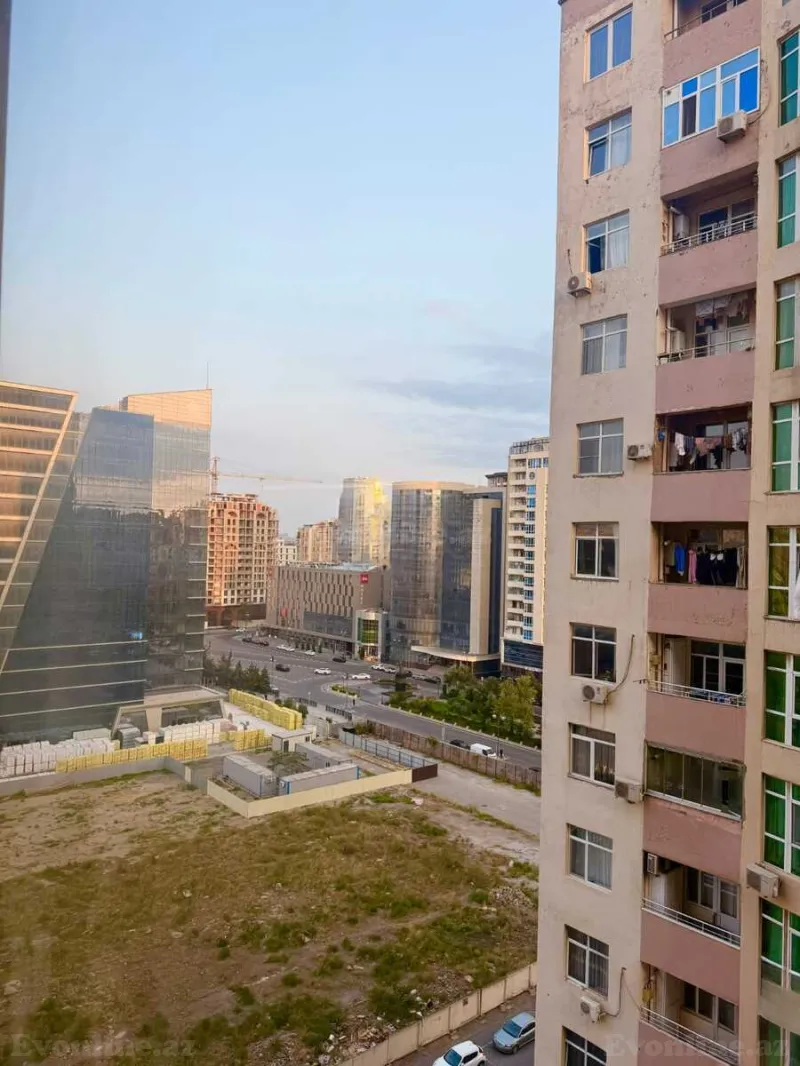 Bakı, Xətai r.da 2 otaqlı mənzil satılır
