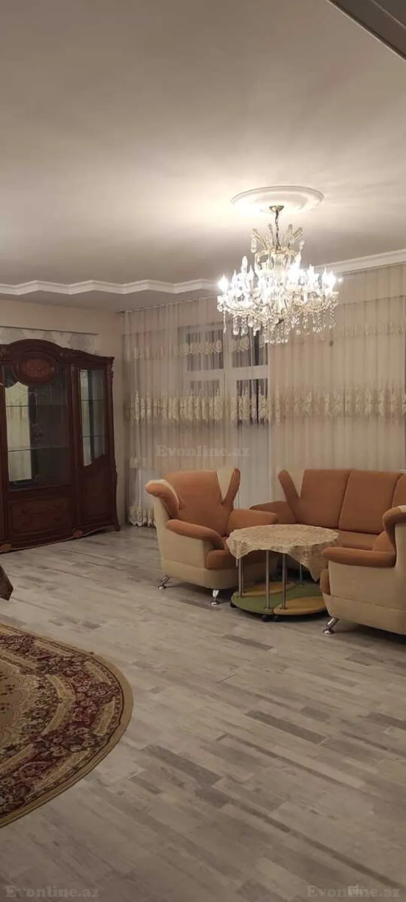 Bakı, Yasamal r., Elmlər Akademiyası m.da 4 otaqlı mənzil satılır