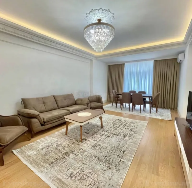 Bakı, Binəqədi r., Nəsimi m., 6-cı mikrorayonda 3 otaqlı mənzil satılır