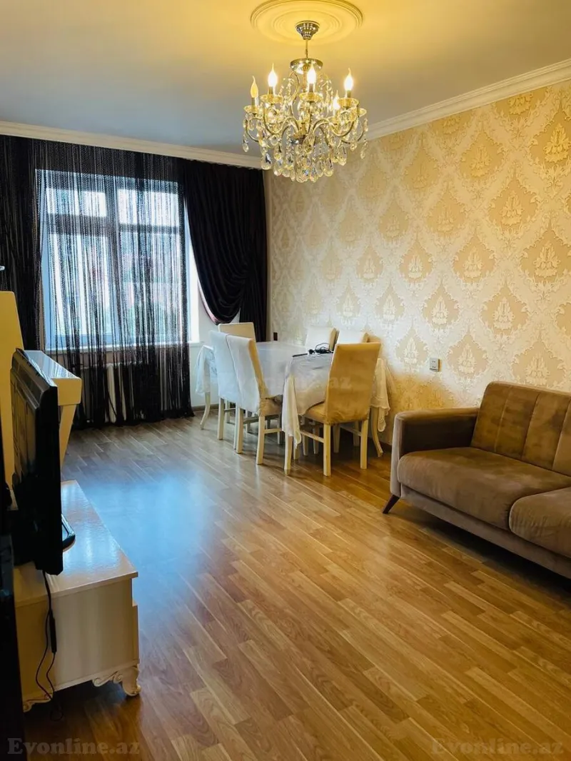 Bakı, Xətai r., Əhmədli m.da 3 otaqlı mənzil satılır