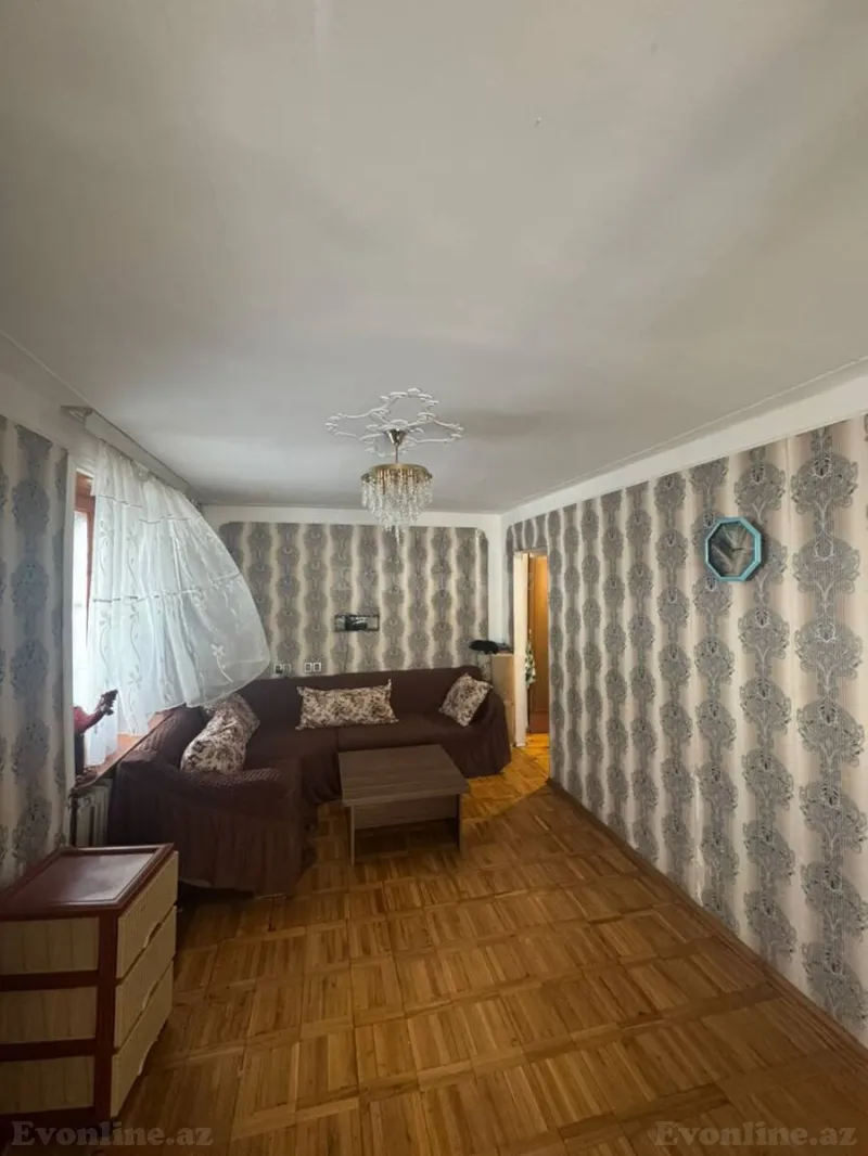 Bakı, Yasamal r., İnşaatçılar m.da 2 otaqlı mənzil satılır
