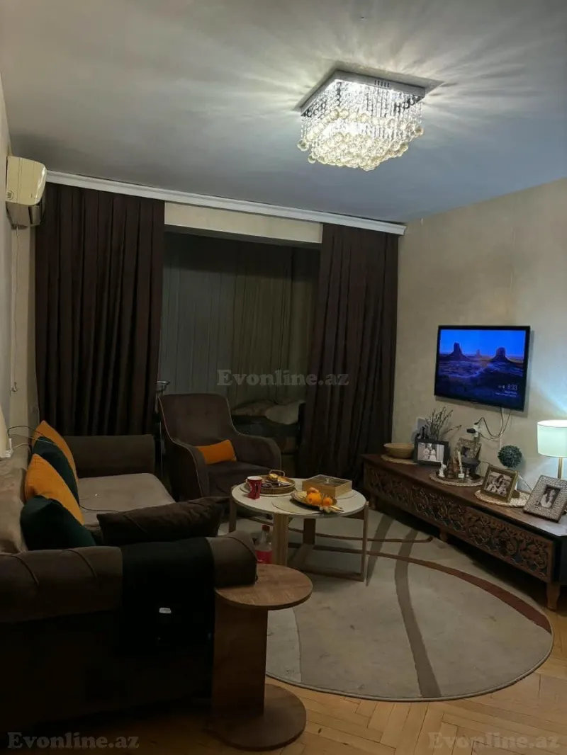 2 otaqlı Mənzil 50 m² İnşaatçılar m. Satılır