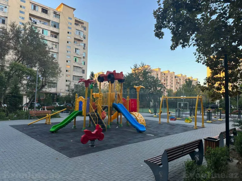 3 otaqlı Mənzil 60 m² Bakıxanov Satılır