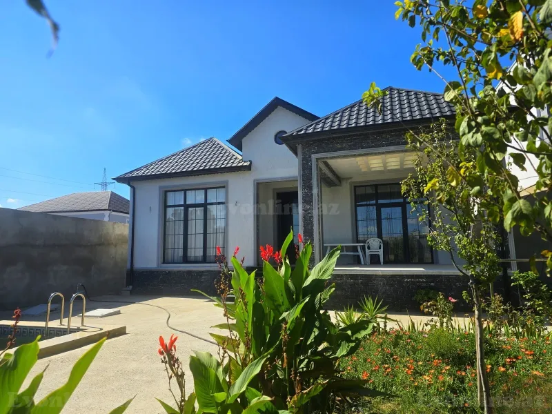 4 otaqlı Həyət evi 180 m² Mərdəkan Satılır