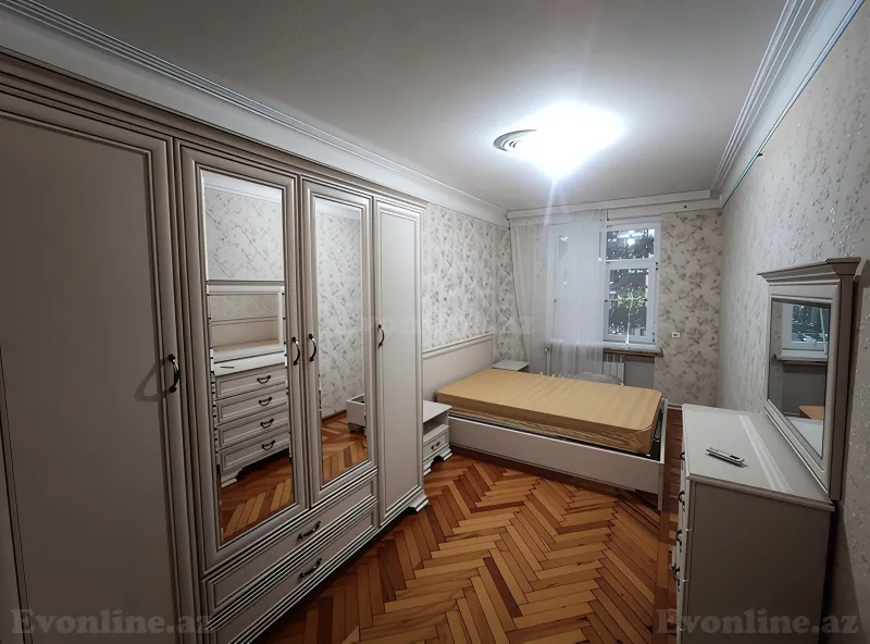 3 otaqlı Mənzil 90 m² Elmlər Akademiyası m. Kirayə verilir