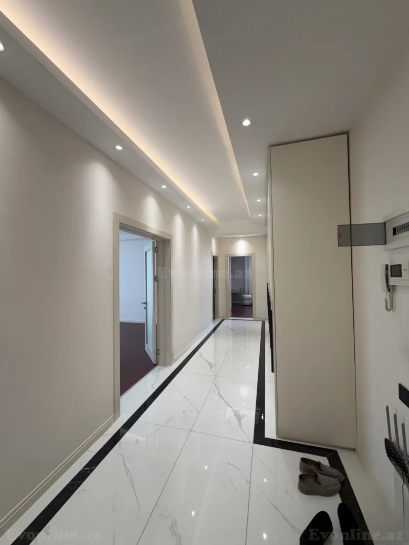 3 otaqlı Mənzil 130 m² Gənclik m. Satılır