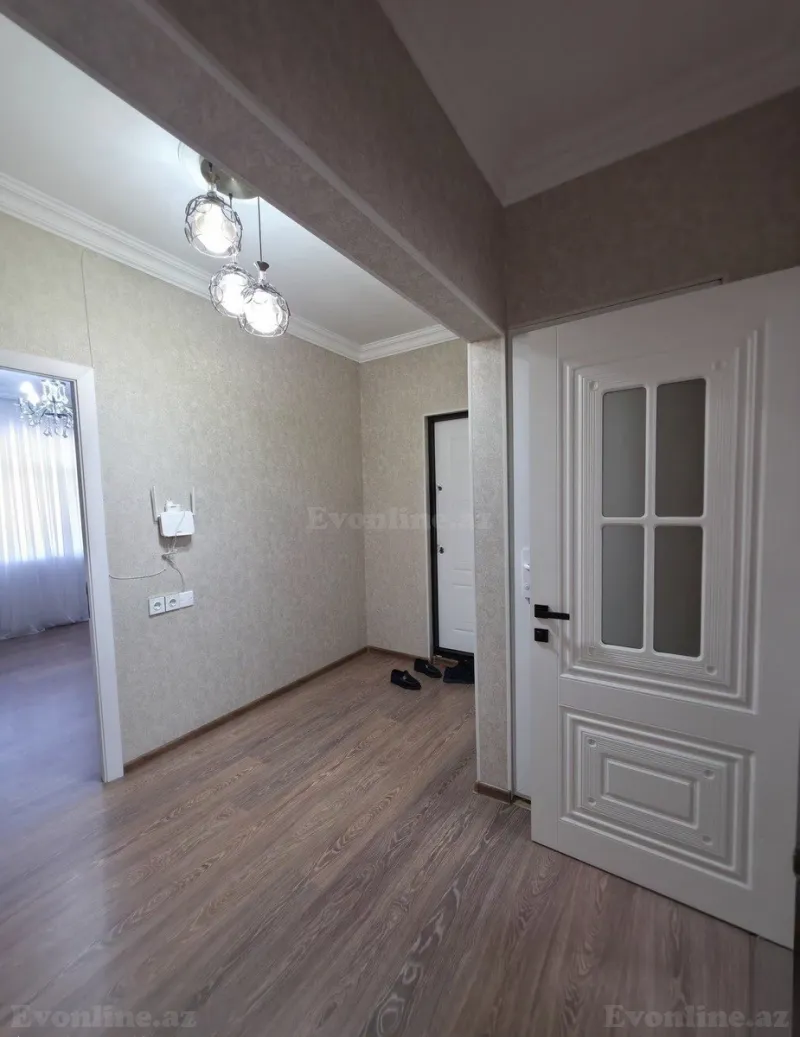 3 otaqlı köhnə tikili mənzil satılır — Bakıxanov, Bakı
