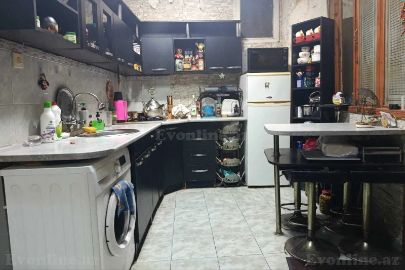 2 otaqlı Mənzil 65 m² 28 May m. Satılır