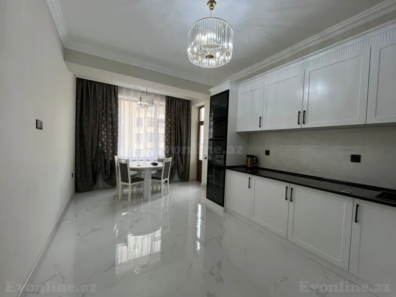 3 otaqlı Mənzil 136 m² Gənclik m. Satılır