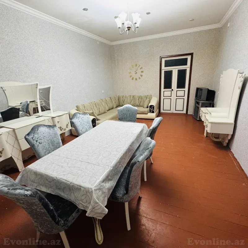 4 otaqlı Həyət evi 140 m² 8 Noyabr m. Kirayə verilir