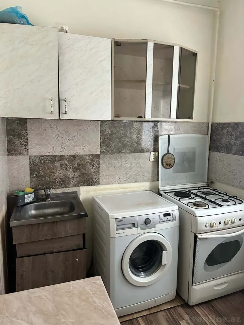 3 otaqlı köhnə tikili mənzil kirayə verilir — Memar Əcəmi m., Bakı - şəkil 2